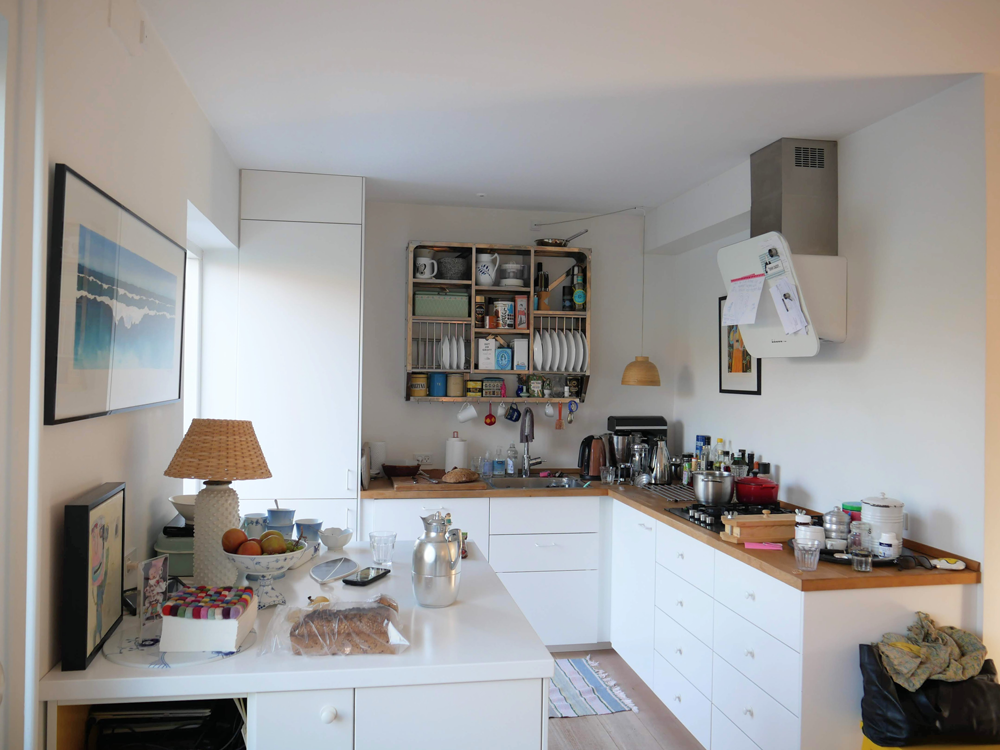 北欧、デンマークの首都コペンハーゲンに暮らす友人のテラスハウスのキッチン