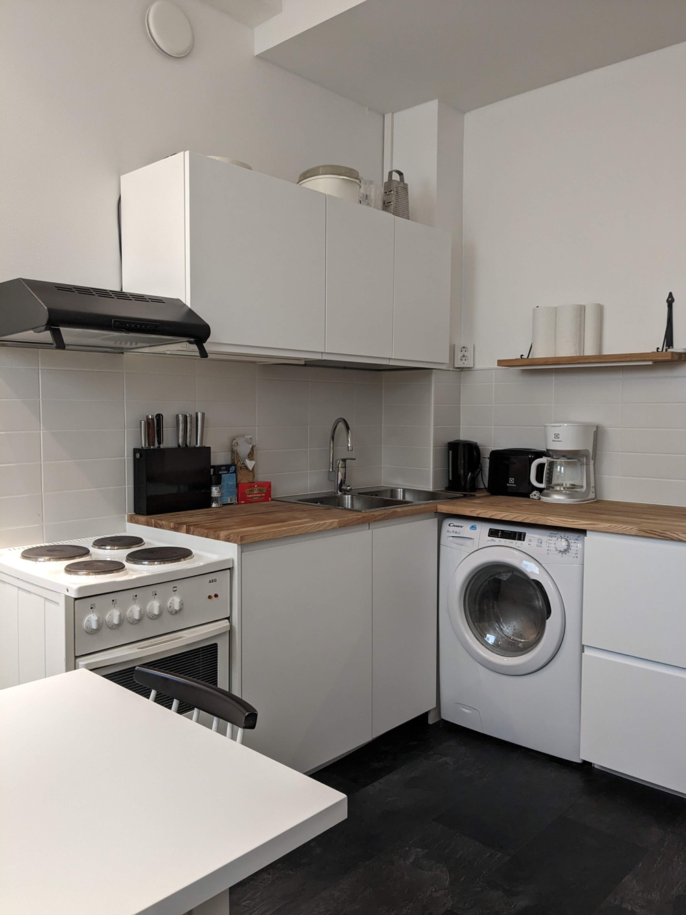 北欧、フィンランドで泊まったレンタルアパートのキッチン