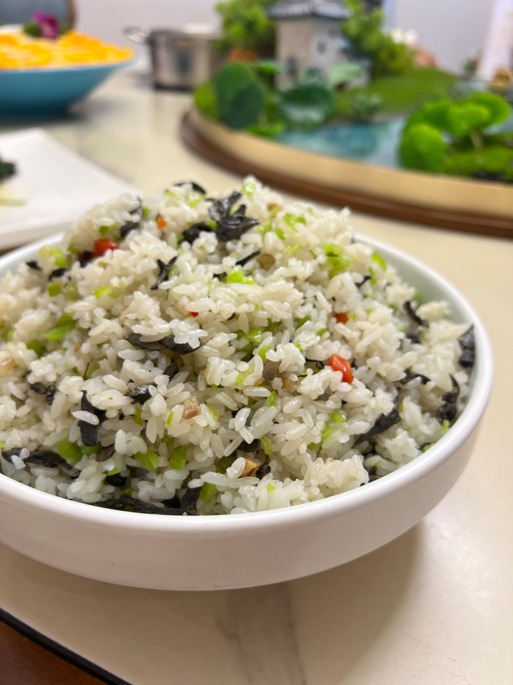 黒い高級きのこのチャーハン